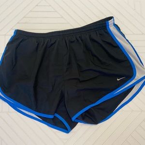 Womens Nike Tempo shorts xl